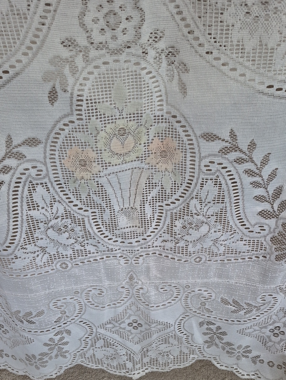 Vintage White/Ivory Lace Table Cloth with Floral Medallion 86x62